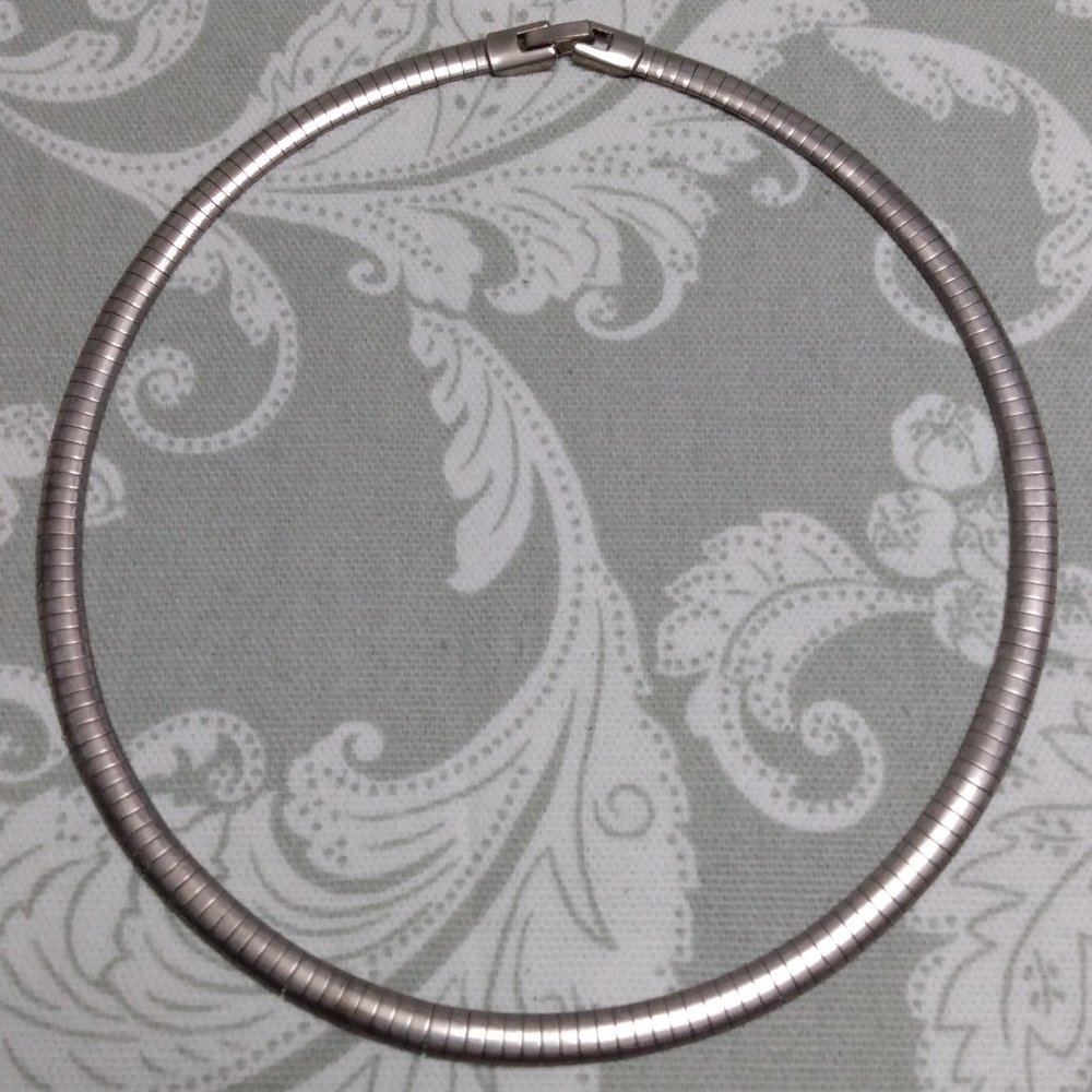 Silver Tone Omega Chain Necklace - Picture 1 of 5